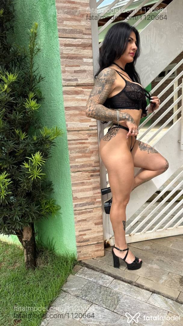 Acompanhante mulher morena (o) de olhos castanhos - Julia Mendes