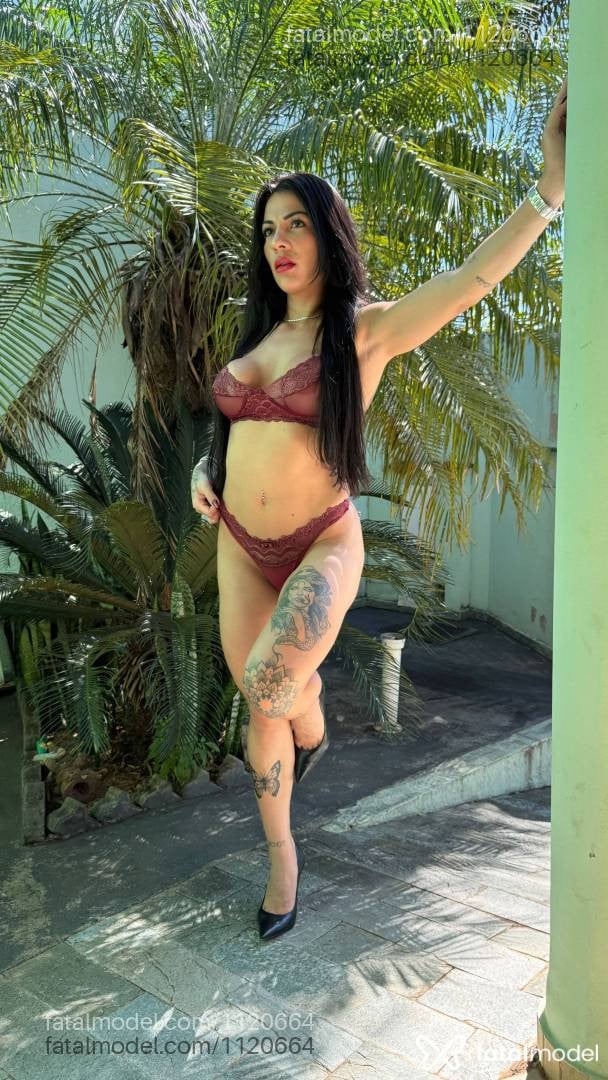Acompanhante mulher morena (o) de olhos castanhos - Julia Mendes