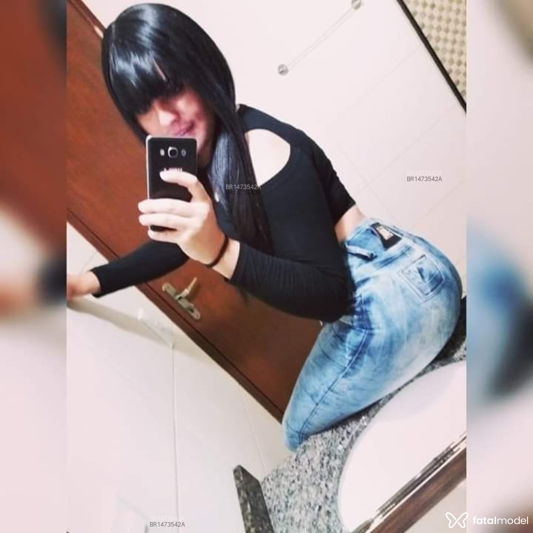 Acompanhante travesti morena (o) de olhos castanhos em Ponta Grossa - Flávia Dutra