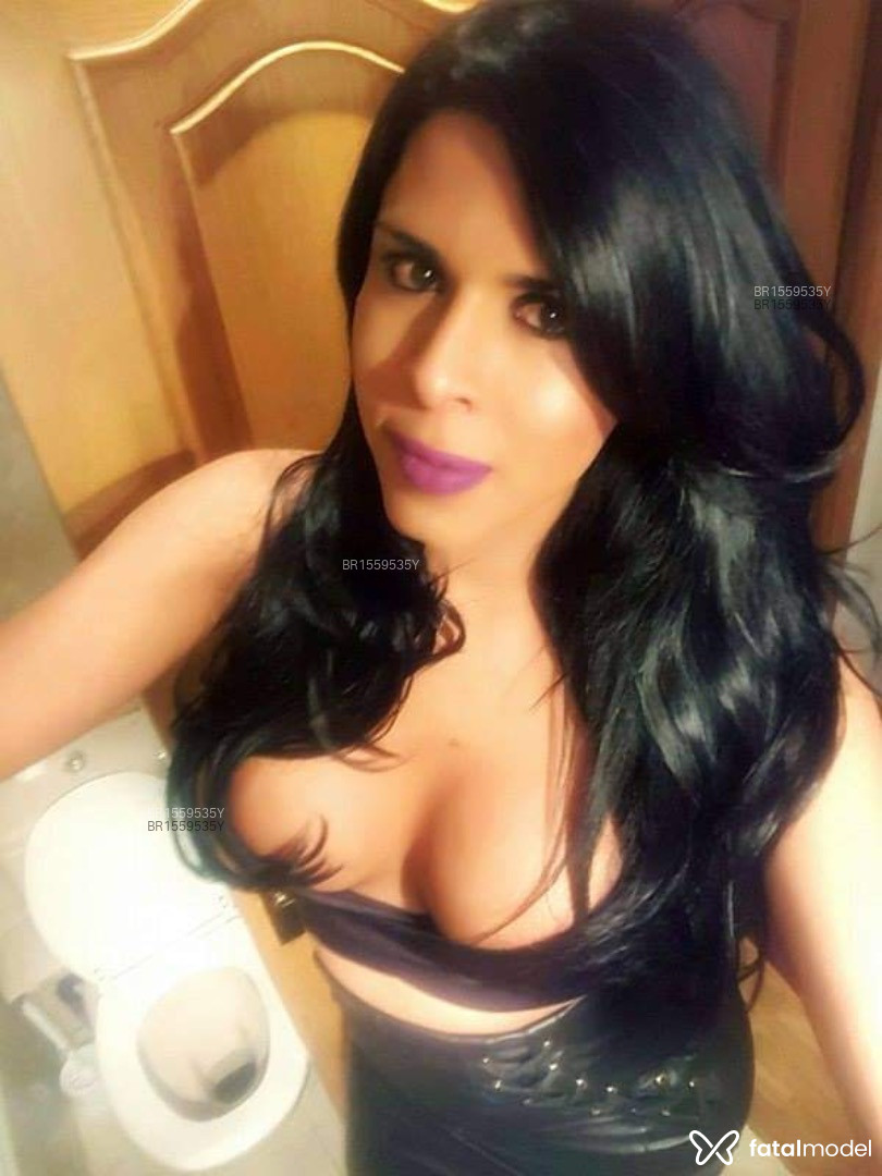 Acompanhante mulher trans morena (o) de olhos castanhos em São Miguel do Araguaia - JOVANA CARLLA