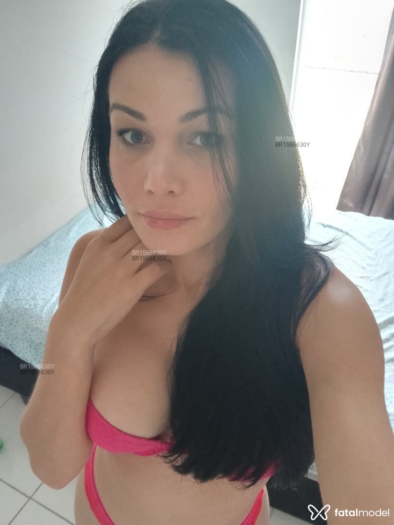 Acompanhante mulher morena (o) de olhos verdes em São José - Morena Bell