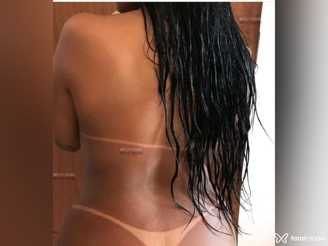 Acompanhante mulher morena (o) de olhos castanhos em Cascavel - Alline Menezes