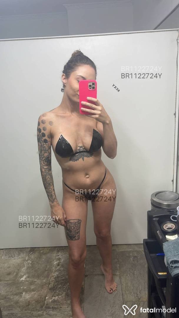 Acompanhante mulher com cabelo castanho de olhos castanhos em São Paulo Acompanhante mulher com cabelo castanho de olhos castanhos em São Paulo - Juliana Ferrari
