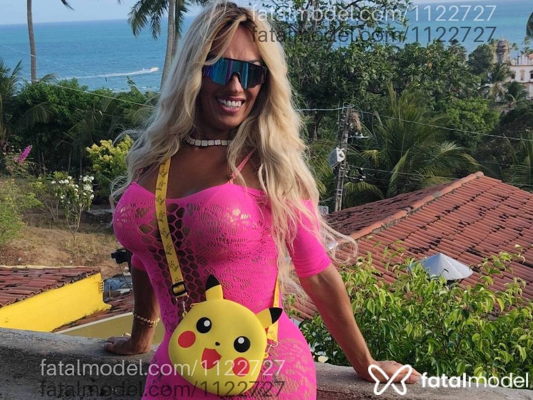 Acompanhante travesti loira (o) de olhos cinza em Olinda - Gisa bengala