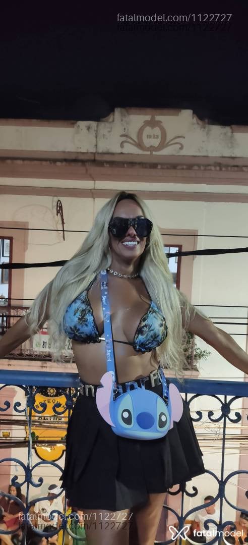 Acompanhante travesti loira (o) de olhos cinza em Olinda - Gisa bengala