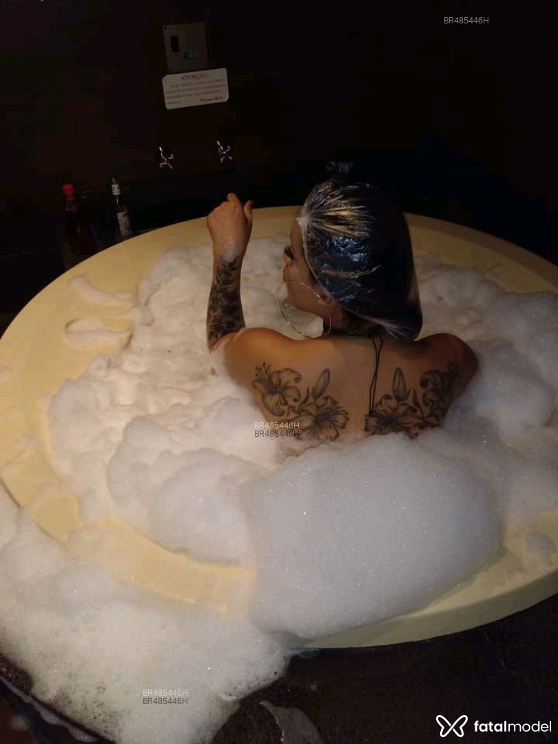 Acompanhante mulher trans morena (o) de olhos castanhos em Florianópolis - Faby Pires