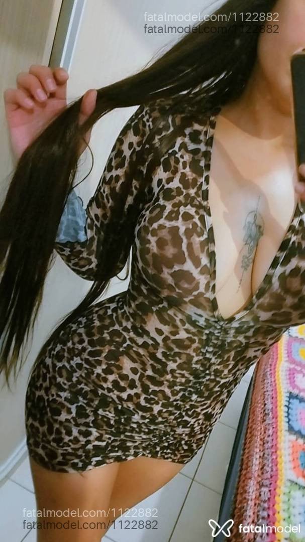 Acompanhante mulher com cabelo castanho de olhos castanhos - Aline Lisboa