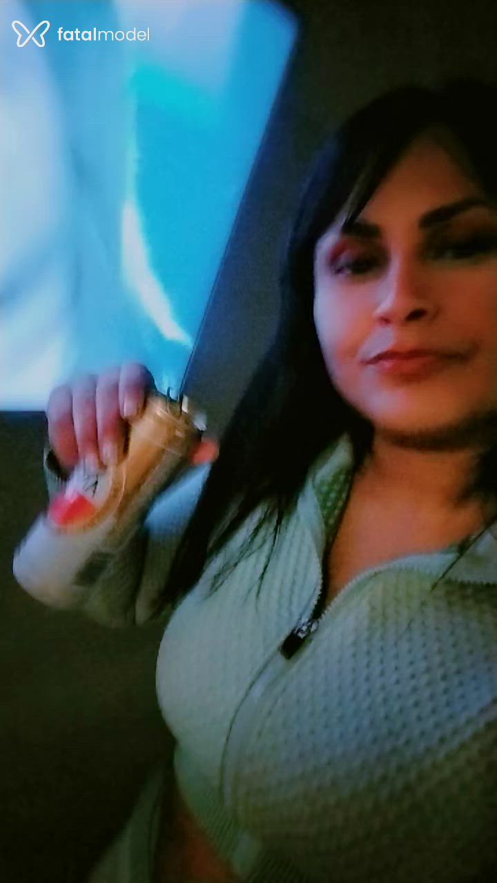Acompanhante mulher com cabelo castanho de olhos castanhos - Aline Lisboa Acompanhante mulher com cabelo castanho de olhos castanhos - Aline Lisboa