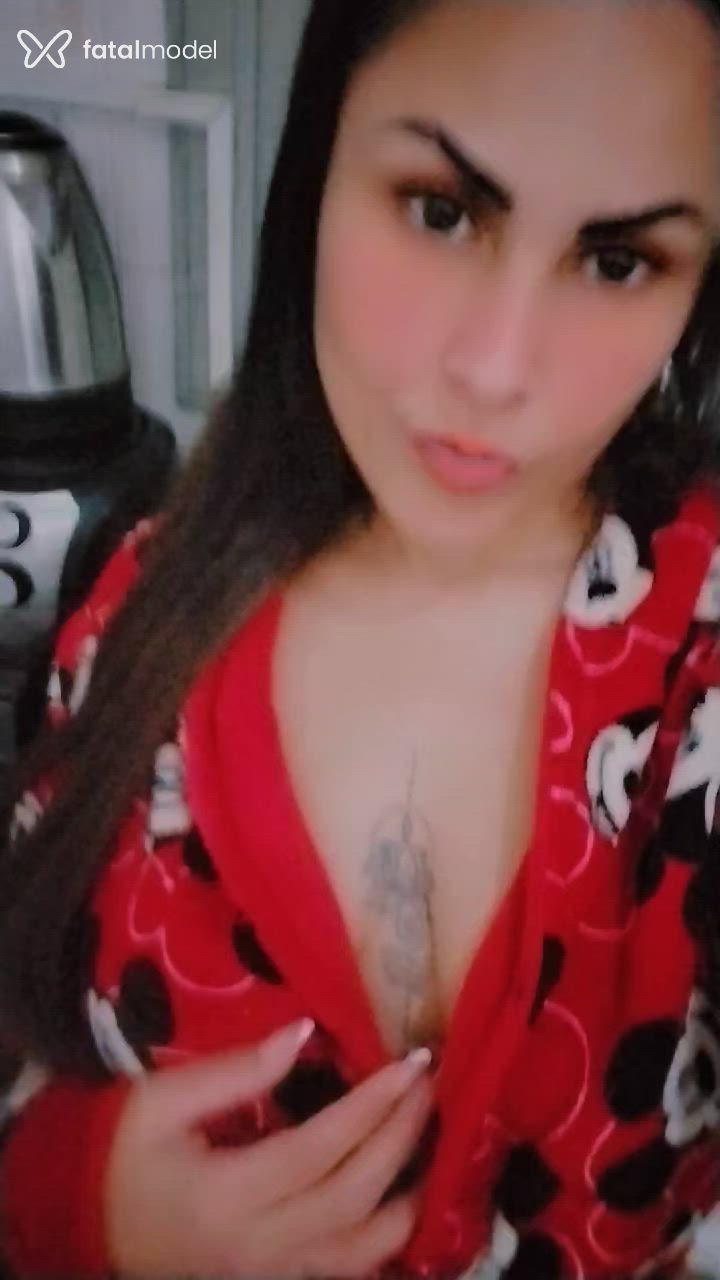 Acompanhante mulher com cabelo castanho de olhos castanhos - Aline Lisboa Acompanhante mulher com cabelo castanho de olhos castanhos - Aline Lisboa