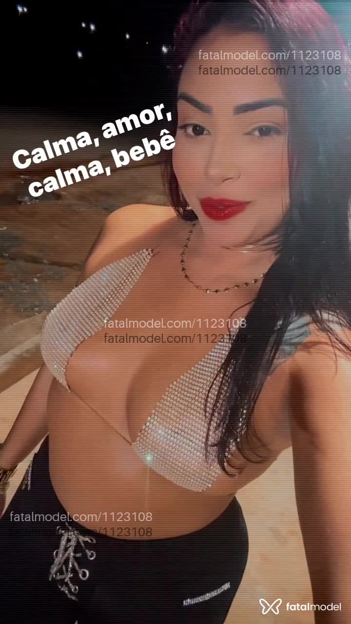 Acompanhante mulher com cabelo castanho de olhos castanhos - Mel Acompanhante mulher com cabelo castanho de olhos castanhos - Mel