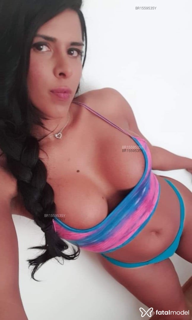 Acompanhante mulher trans morena (o) de olhos castanhos em São Miguel do Araguaia - JOVANA CARLLA