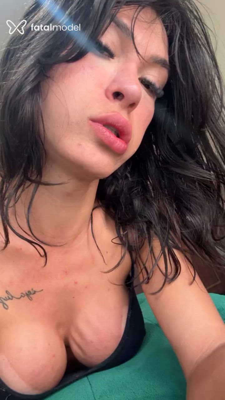 Acompanhante mulher trans morena (o) de olhos castanhos em Pelotas Acompanhante mulher trans morena (o) de olhos castanhos em Pelotas - Mayte Gama