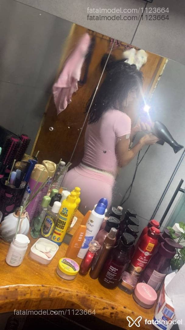 Acompanhante mulher trans morena (o) de olhos castanhos - Mayte Gama