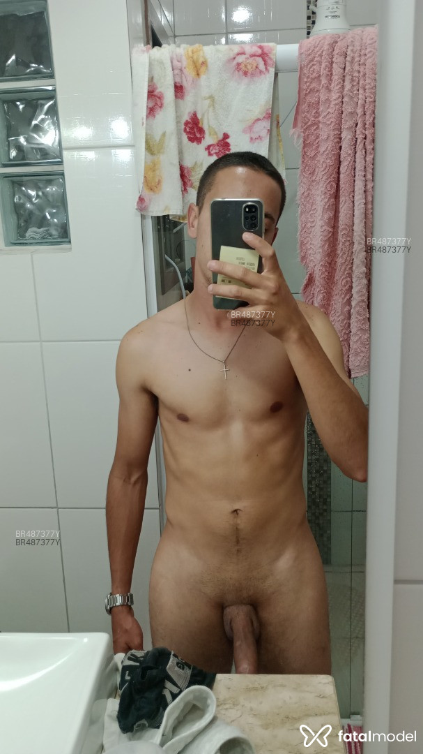 Acompanhante homem morena (o) de olhos castanhos em Tramandaí Acompanhante homem morena (o) de olhos castanhos em Tramandaí - Guri Professor