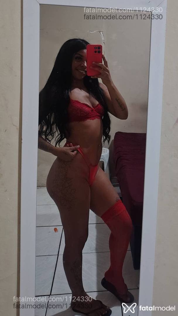 Acompanhante mulher morena (o) de olhos castanhos - Júlia