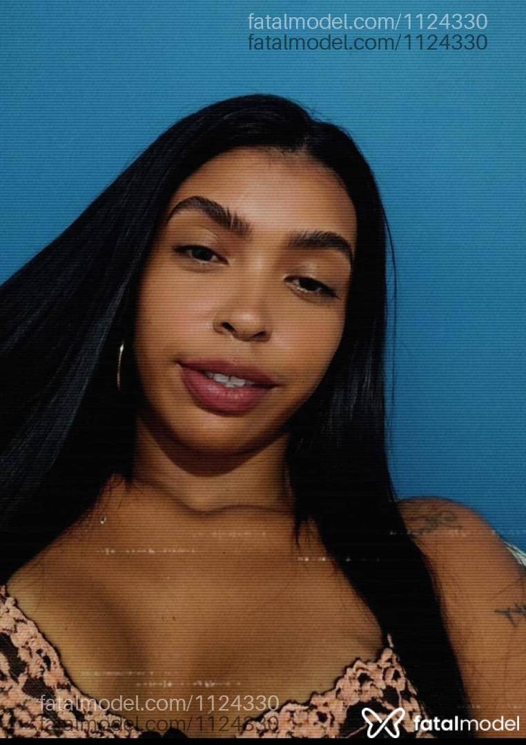 Acompanhante mulher morena (o) de olhos castanhos - Júlia