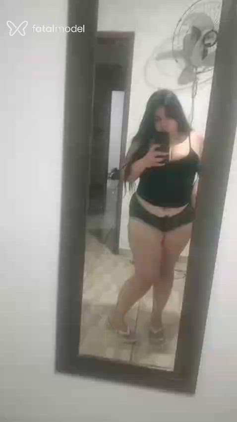Acompanhante mulher com cabelo castanho de olhos castanhos - Mikal