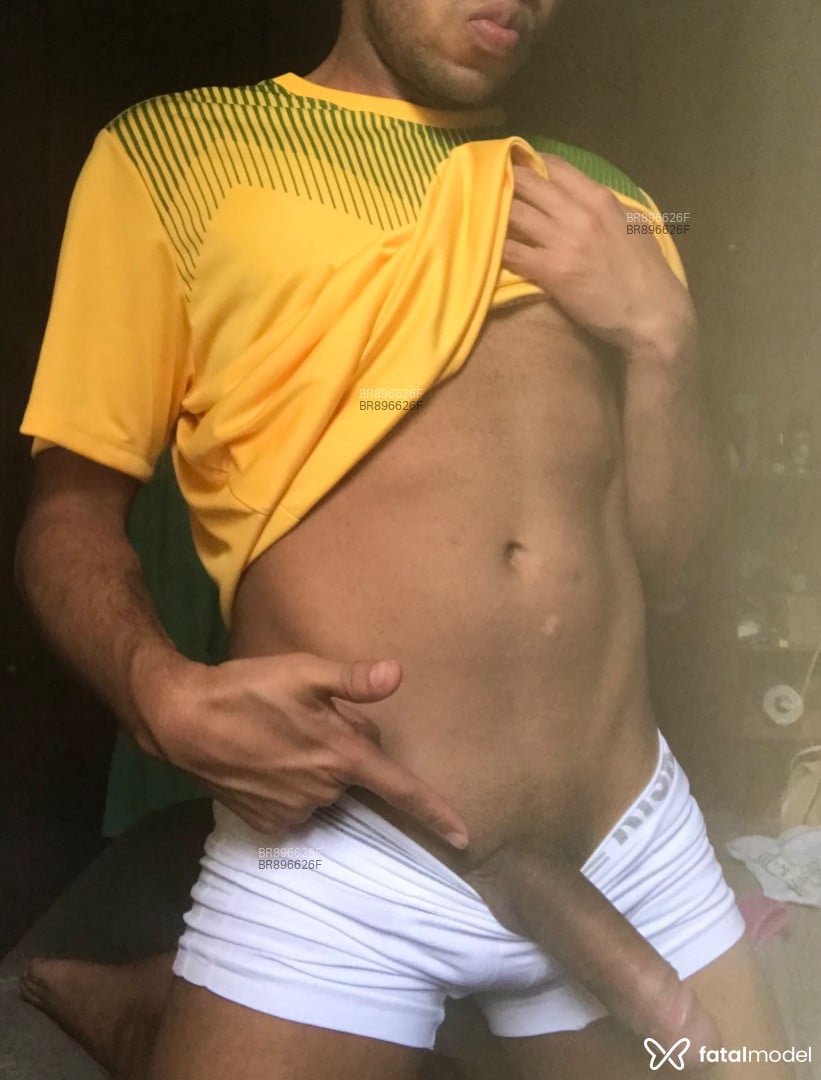Acompanhante homem morena (o) de olhos pretos em Itapema - Philipe