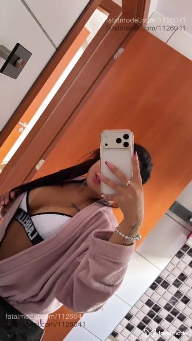 Acompanhante mulher morena (o) de olhos pretos em Goiânia - Halana
