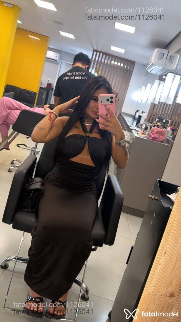 Acompanhante mulher morena (o) de olhos pretos - Halana