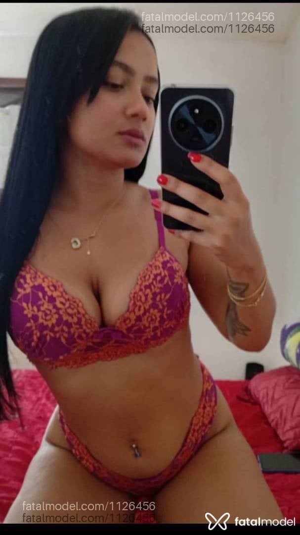 Acompanhante mulher morena (o) de olhos castanhos - Thayna