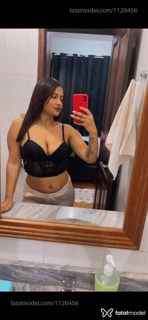 Acompanhante mulher morena (o) de olhos castanhos - Thayna