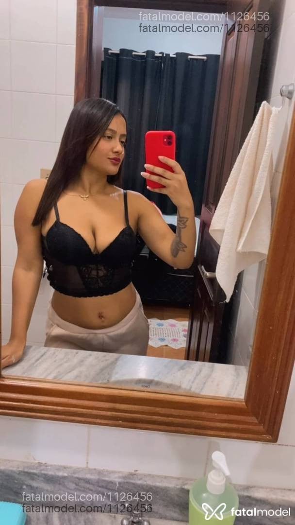 Acompanhante mulher morena (o) de olhos castanhos - Thayna