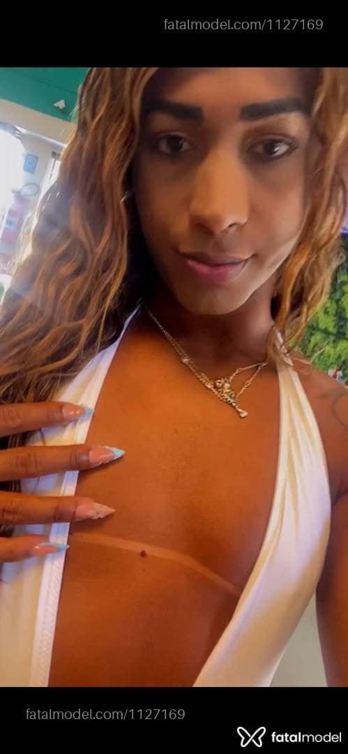 Acompanhante mulher trans com cabelo castanho de olhos castanhos - Pamela Amanda
