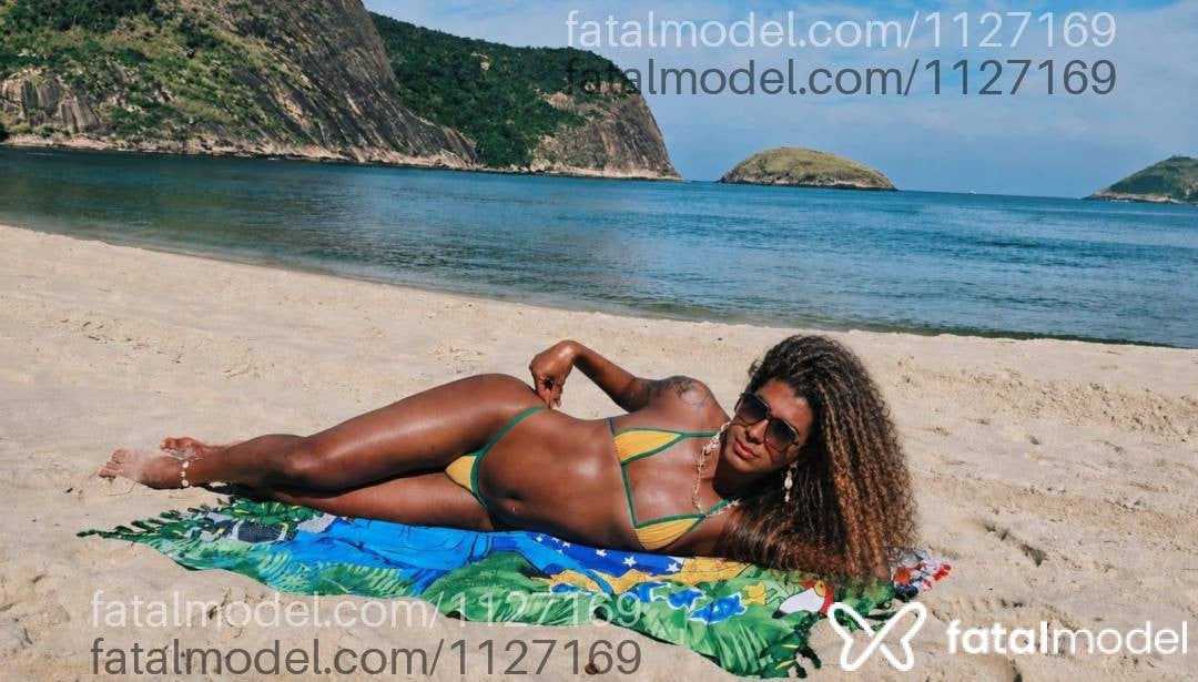Acompanhante mulher trans com cabelo castanho de olhos castanhos em Cabo Frio - Pamela Amanda