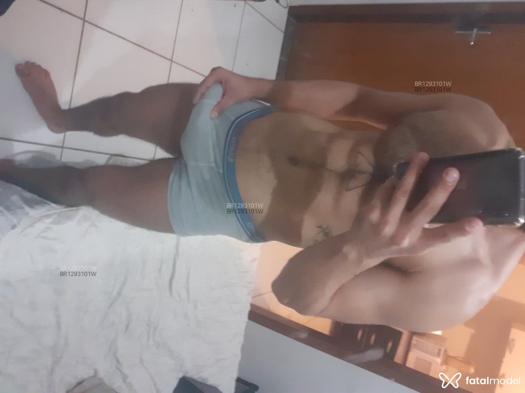 Acompanhante homem com cabelo castanho de olhos castanhos em Maringá - Ricardo