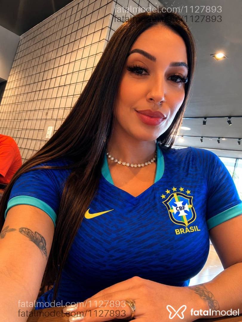 Acompanhante mulher morena (o) de olhos castanhos - Letícia Brito