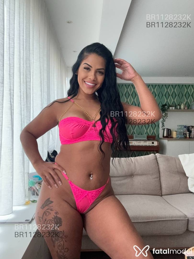 Acompanhante mulher morena (o) de olhos castanhos - Rubyy Acompanhante mulher morena (o) de olhos castanhos - Rubyy