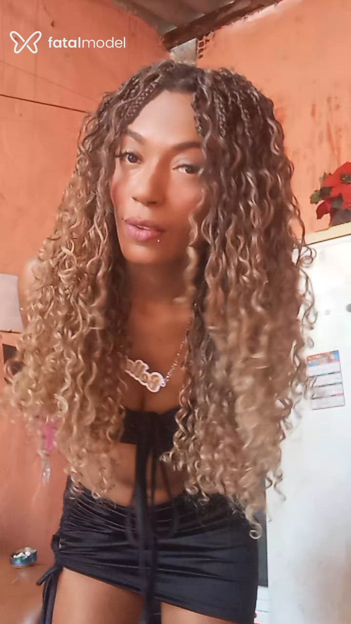 Acompanhante mulher com cabelo colorido de olhos castanhos - Alice feend Acompanhante mulher com cabelo colorido de olhos castanhos - Alice feend
