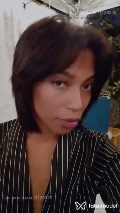 Acompanhante mulher com cabelo colorido de olhos castanhos - Alice feend Acompanhante mulher com cabelo colorido de olhos castanhos - Alice feend