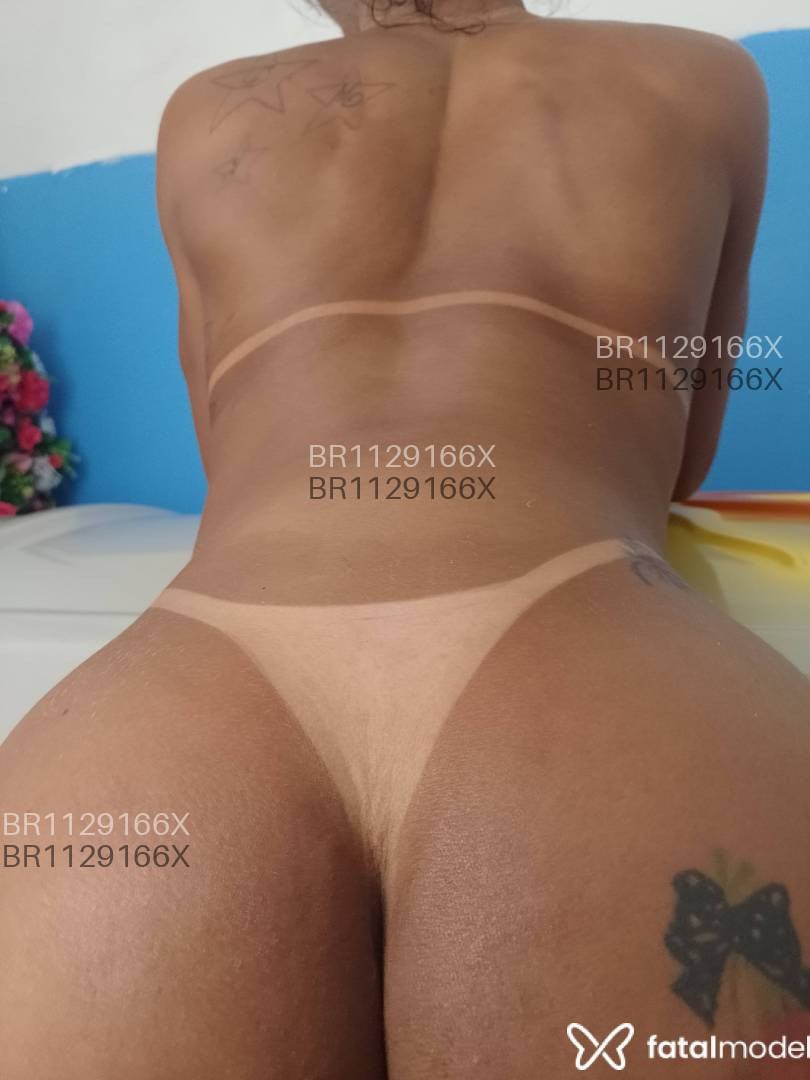 Acompanhante mulher trans com cabelo castanho de olhos castanhos em Canoas - Lexa mendon