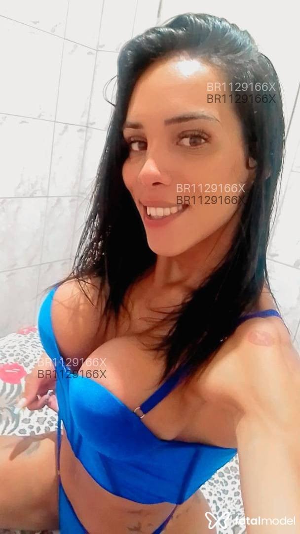 Acompanhante mulher trans com cabelo castanho de olhos castanhos em Canoas - Lexa mendon