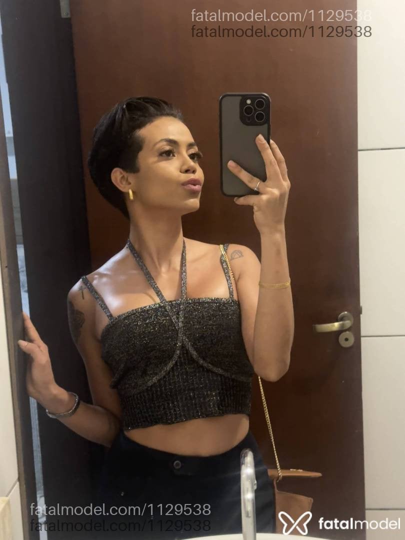 Acompanhante mulher com cabelo castanho de olhos castanhos - Manuela Tequeres