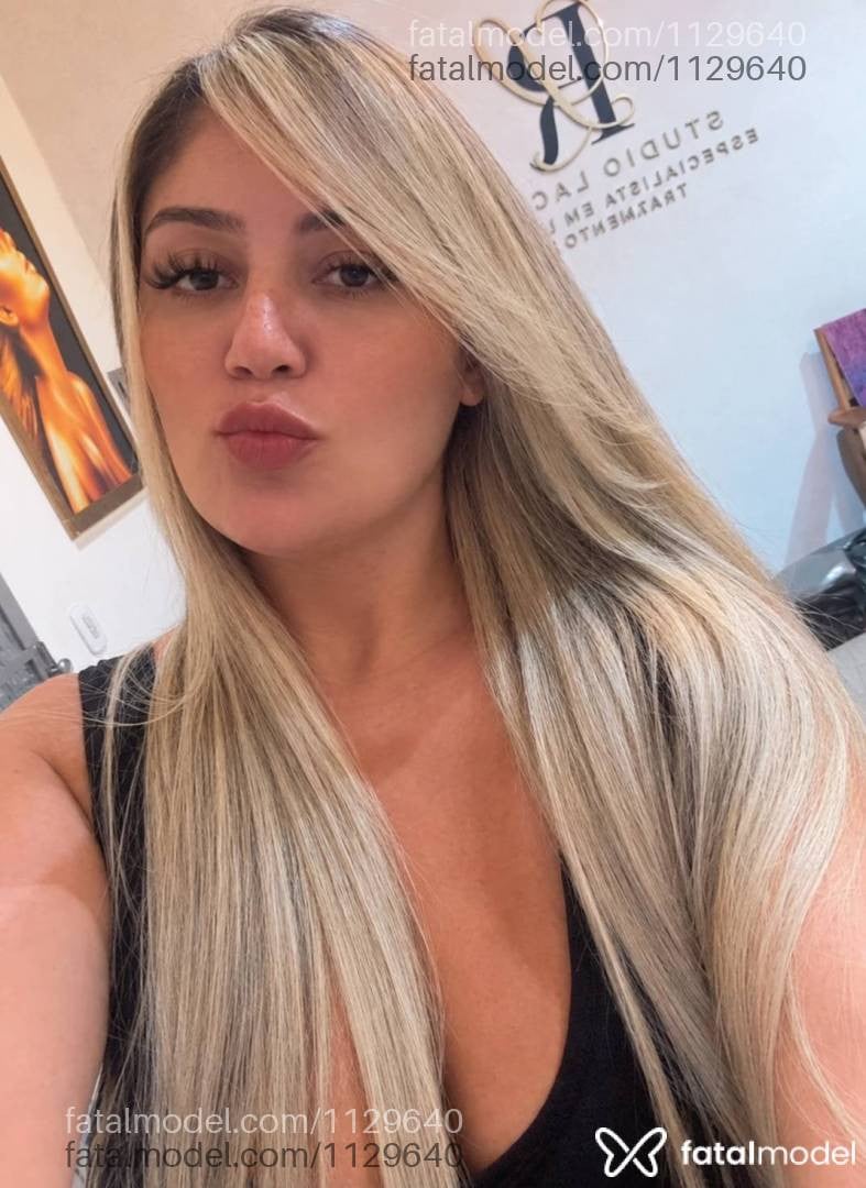 Acompanhante mulher loira (o) de olhos mel - Bruna Antonelli
