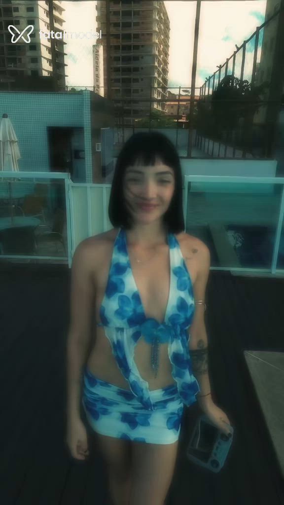 Acompanhante mulher morena (o) de olhos pretos - Itsu Hara