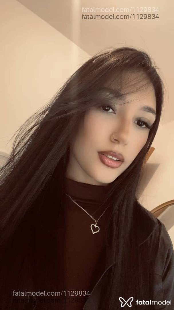 Acompanhante mulher morena (o) de olhos castanhos - Angel