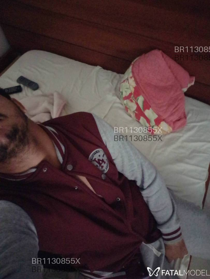 Acompanhante homem morena (o) de olhos pretos em Balneário Camboriú Acompanhante homem morena (o) de olhos pretos em Balneário Camboriú - gael henrique