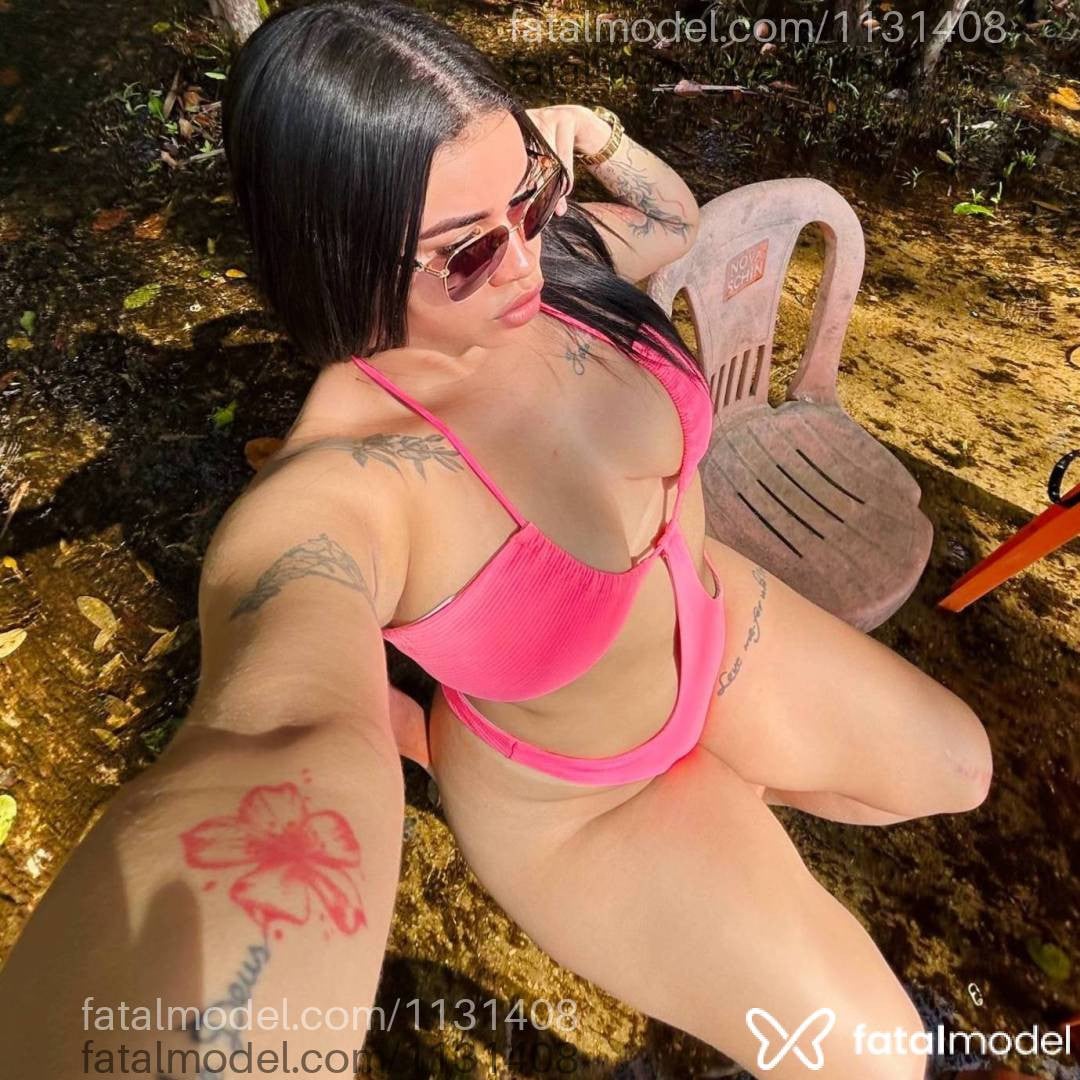 Acompanhante mulher morena (o) de olhos castanhos - Valentina
