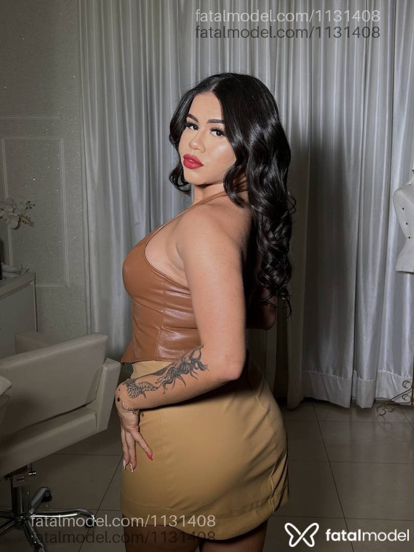 Acompanhante mulher morena (o) de olhos castanhos - Valentina