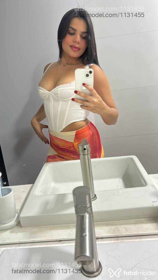 Acompanhante mulher morena (o) de olhos castanhos - Elisa Duarte