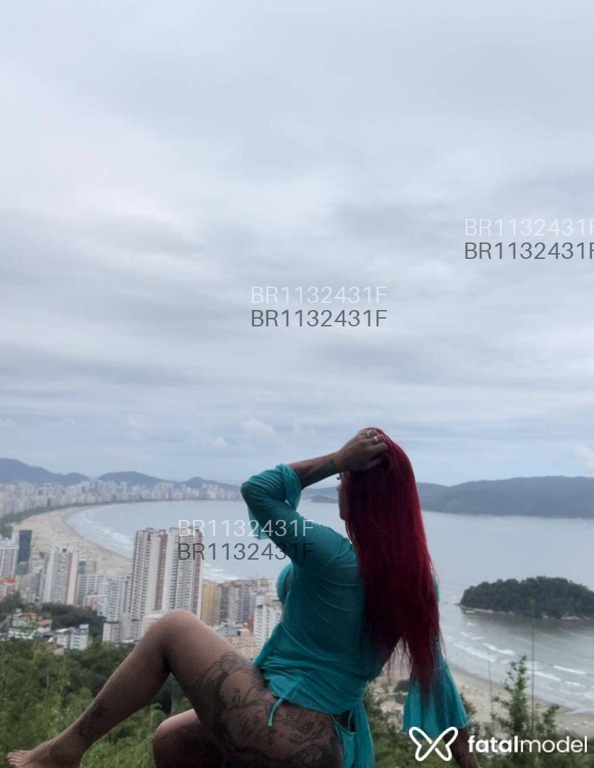 Acompanhante travesti ruiva (o) de olhos cinza em Santos - Ravena