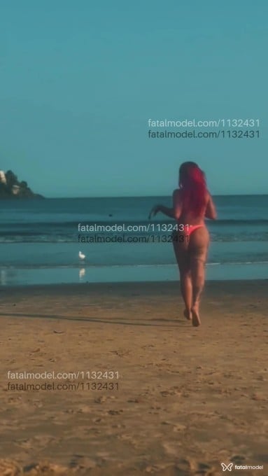 Acompanhante travesti ruiva (o) de olhos cinza em Santos - Ravena