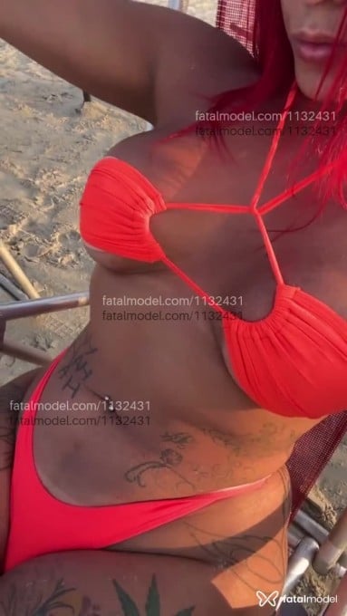 Acompanhante travesti ruiva (o) de olhos cinza em Santos - Ravena