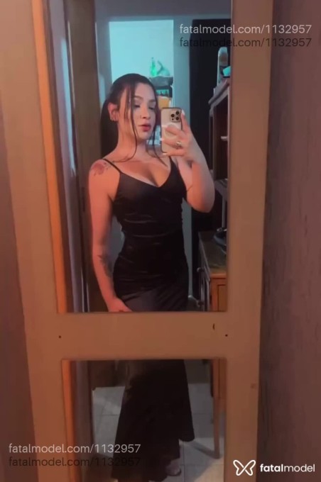Acompanhante mulher morena (o) de olhos mel em Virtual Acompanhante mulher morena (o) de olhos mel em Virtual - Aurora Marcelli