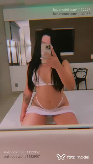 Acompanhante mulher morena (o) de olhos mel em Virtual Acompanhante mulher morena (o) de olhos mel em Virtual - Aurora Marcelli