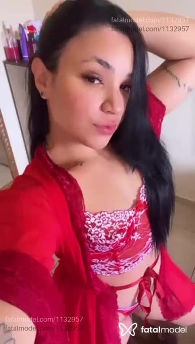 Acompanhante mulher morena (o) de olhos mel em Virtual Acompanhante mulher morena (o) de olhos mel em Virtual - Aurora Marcelli